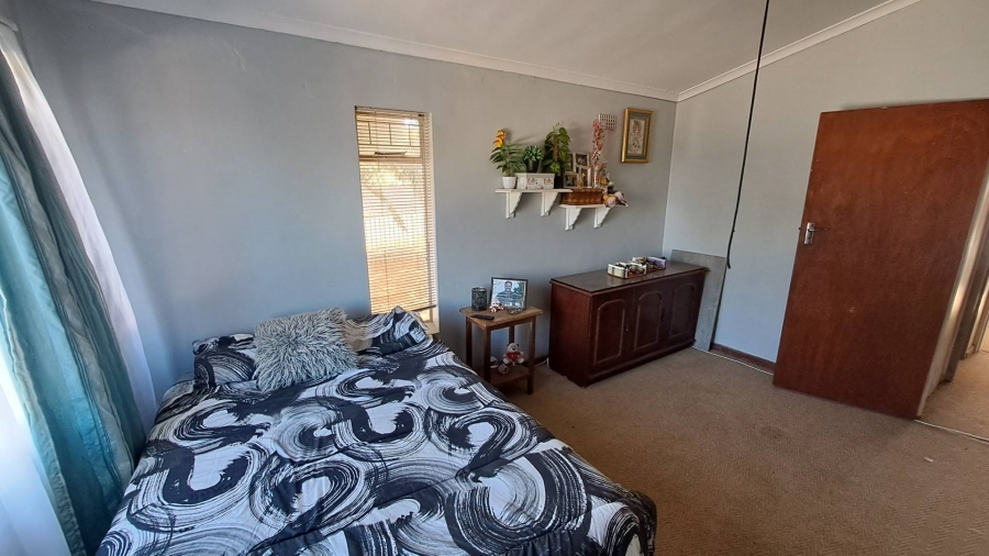 5 Bedroom Property for Sale in Amandelrug Western Cape